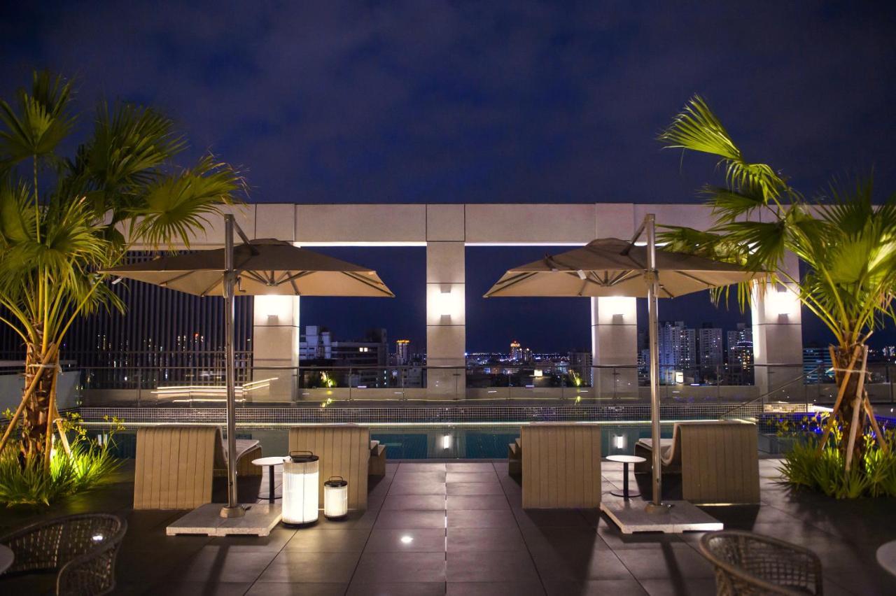 Grand Banyan Hotel Тайнань Екстер'єр фото
